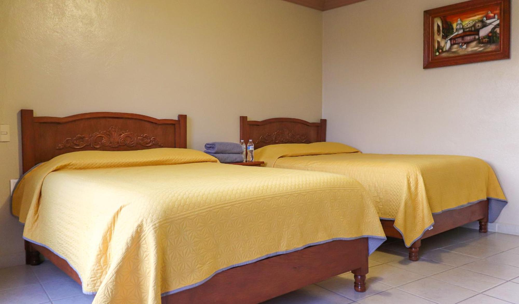 Hotel Coroneo Ngoại thất bức ảnh